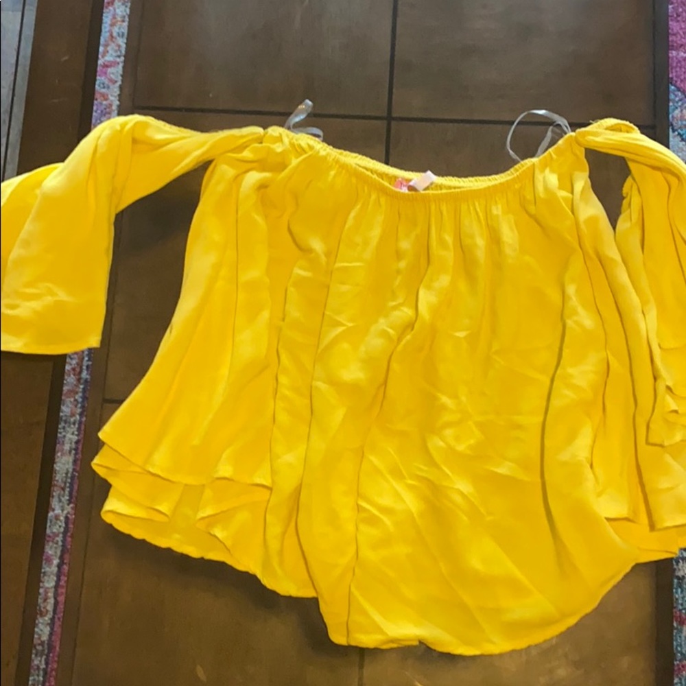 Blouse - Picture 2 of 2